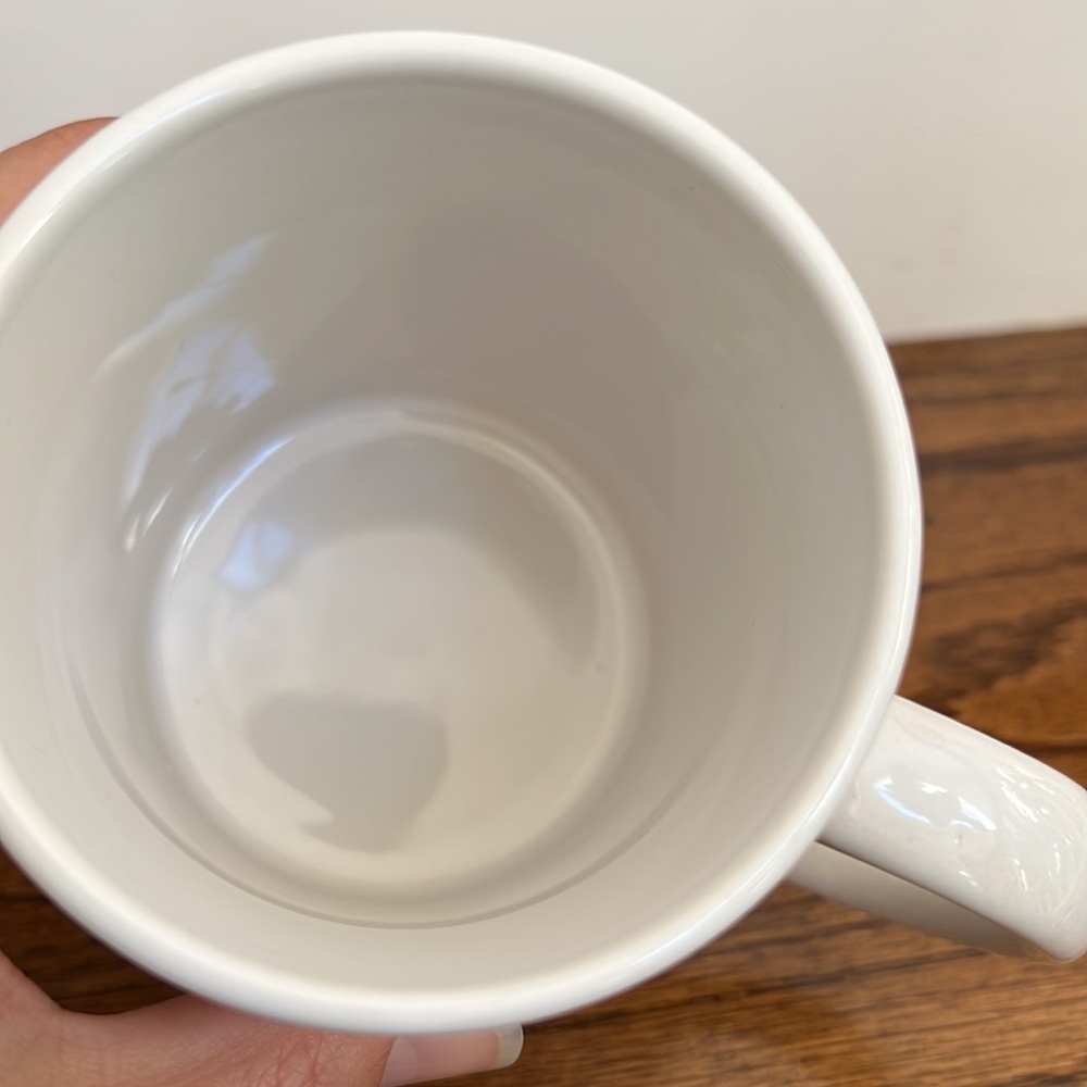 “E” initial monogram mug - Picture 3 of 3